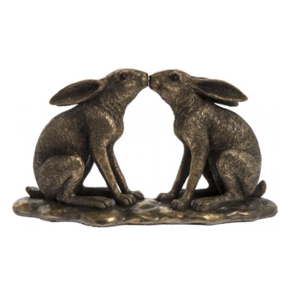 REFLECTIONS BRONZED KISSING HARES 25CM