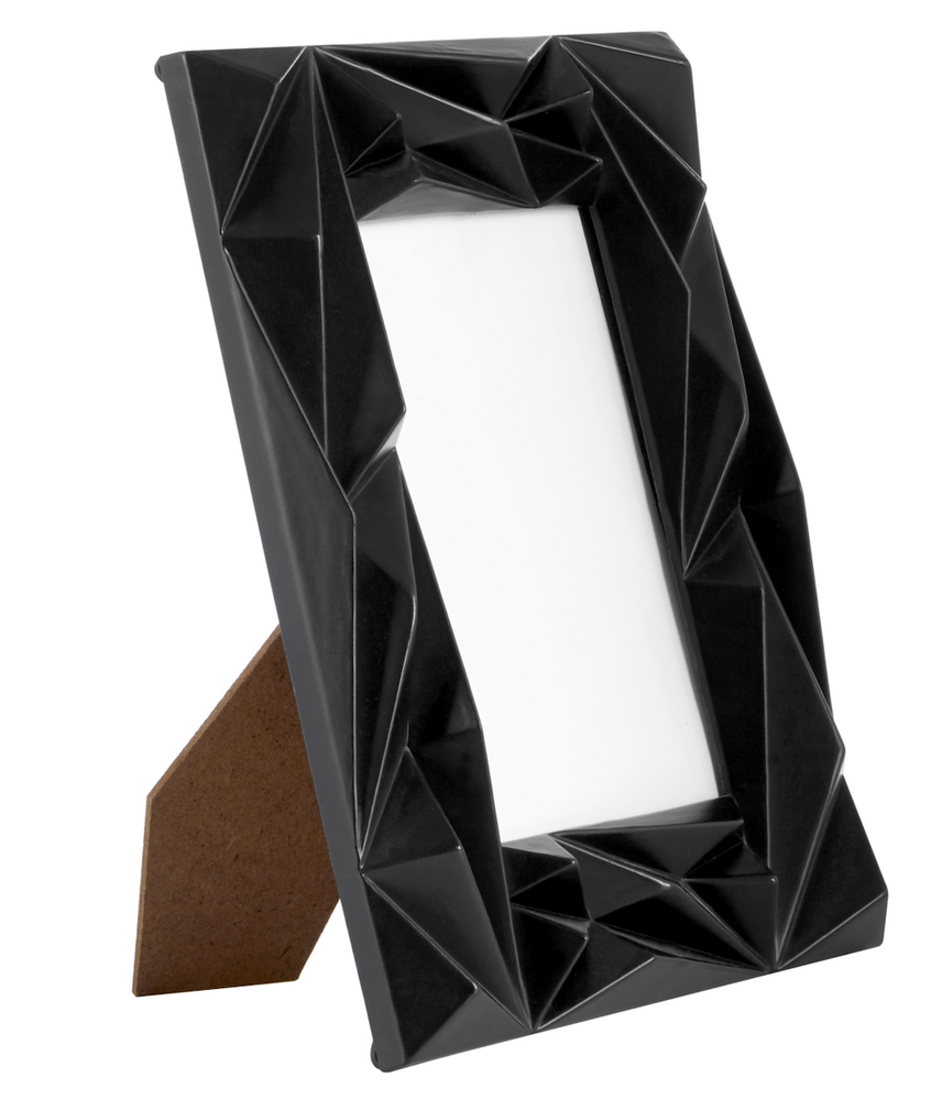BLACK OR WHITE 4 X 6 PHOTO FRAME WITH 3D PRISM DESIGN